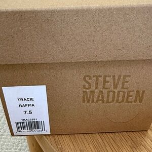Steve Madden Tracie Raffia sandals.  New in box
